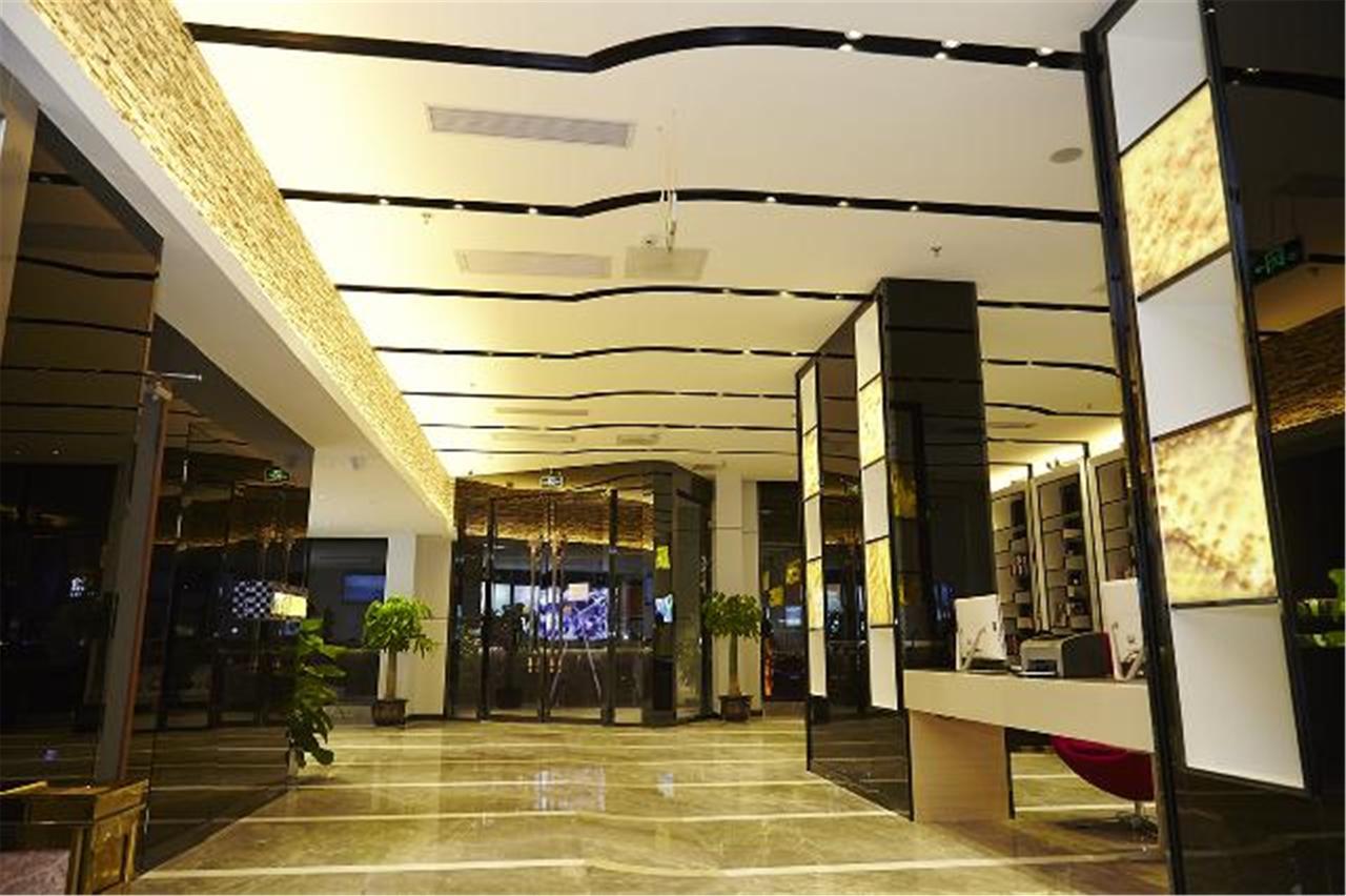גואנגג'ואו Lavande Hotel Baogang Avenue Guangbai Xinyi Branch מראה חיצוני תמונה