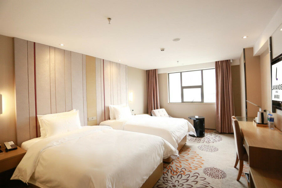 גואנגג'ואו Lavande Hotel Baogang Avenue Guangbai Xinyi Branch מראה חיצוני תמונה